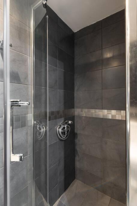 Modern Office Apartment.Wifi,2A/C,Luxury Fur/Tures سالونيك المظهر الخارجي الصورة