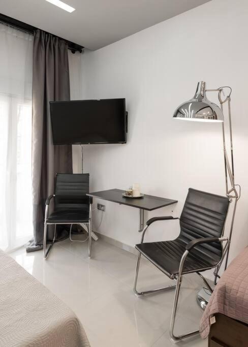 Modern Office Apartment.Wifi,2A/C,Luxury Fur/Tures سالونيك المظهر الخارجي الصورة