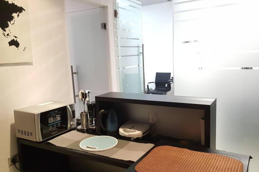 Modern Office Apartment.Wifi,2A/C,Luxury Fur/Tures سالونيك المظهر الخارجي الصورة